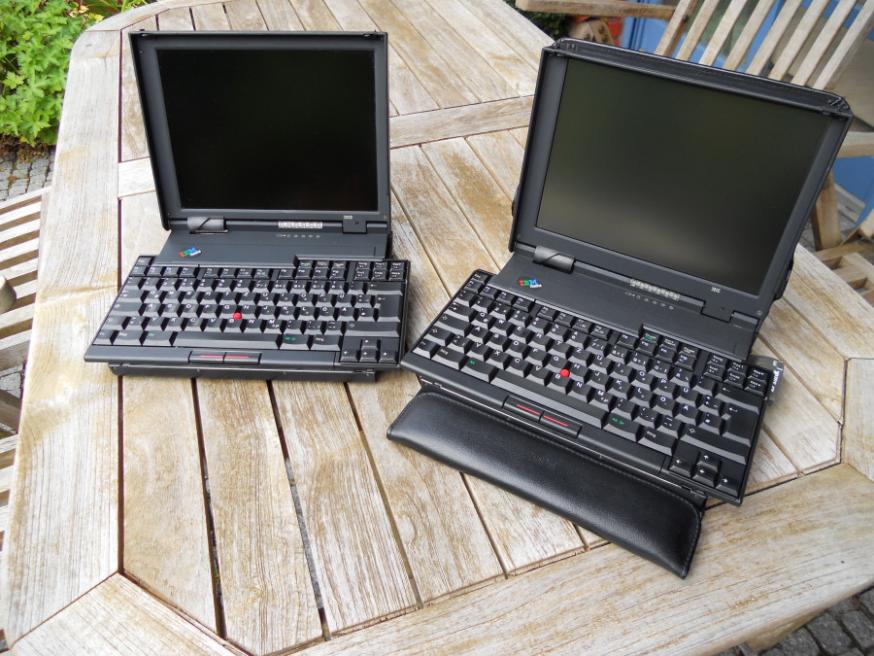 IBM Thinkpad 701cs (links) & 701c im Ledercase (rechts)